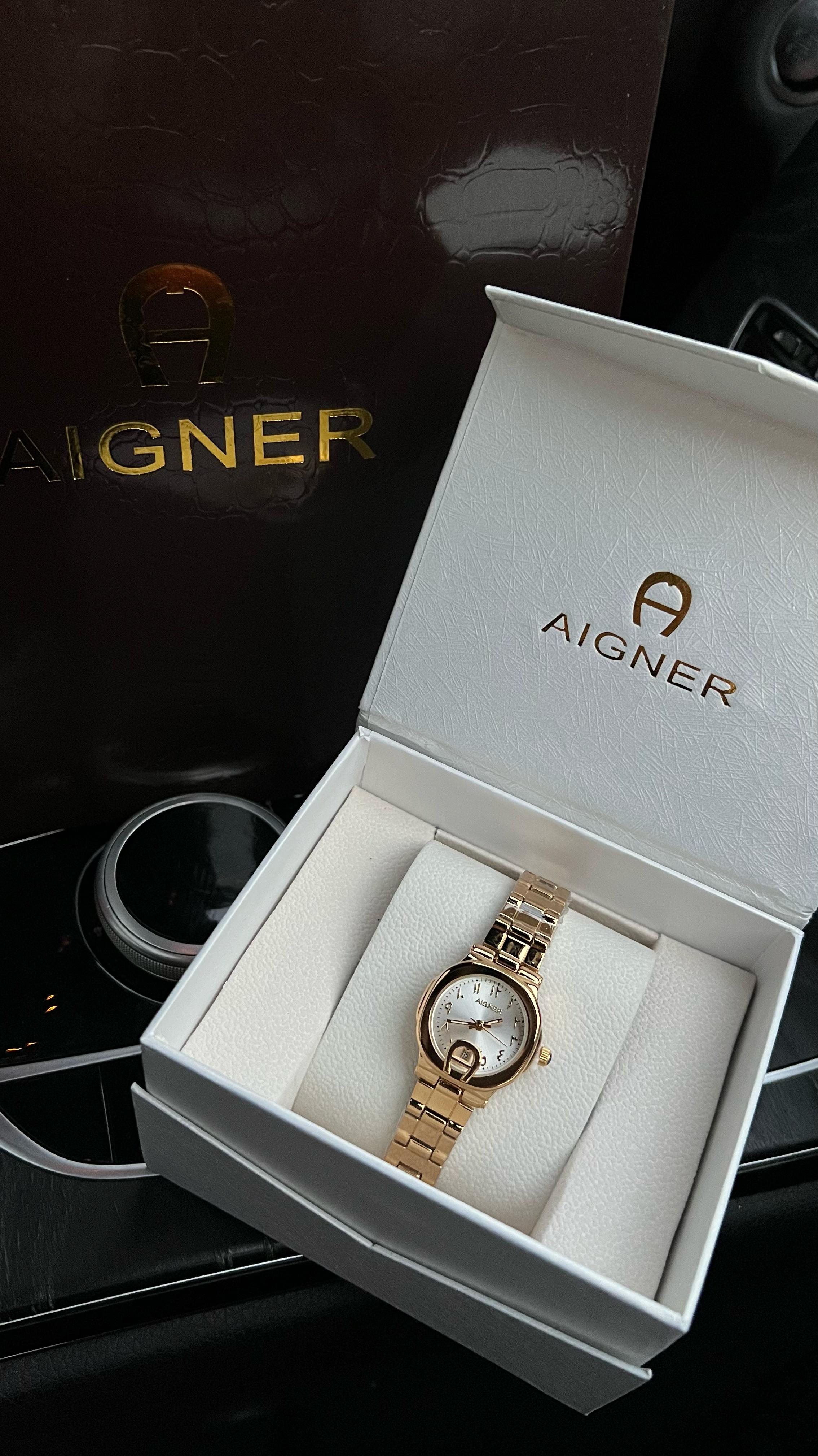 ساعة أجنر نسائية