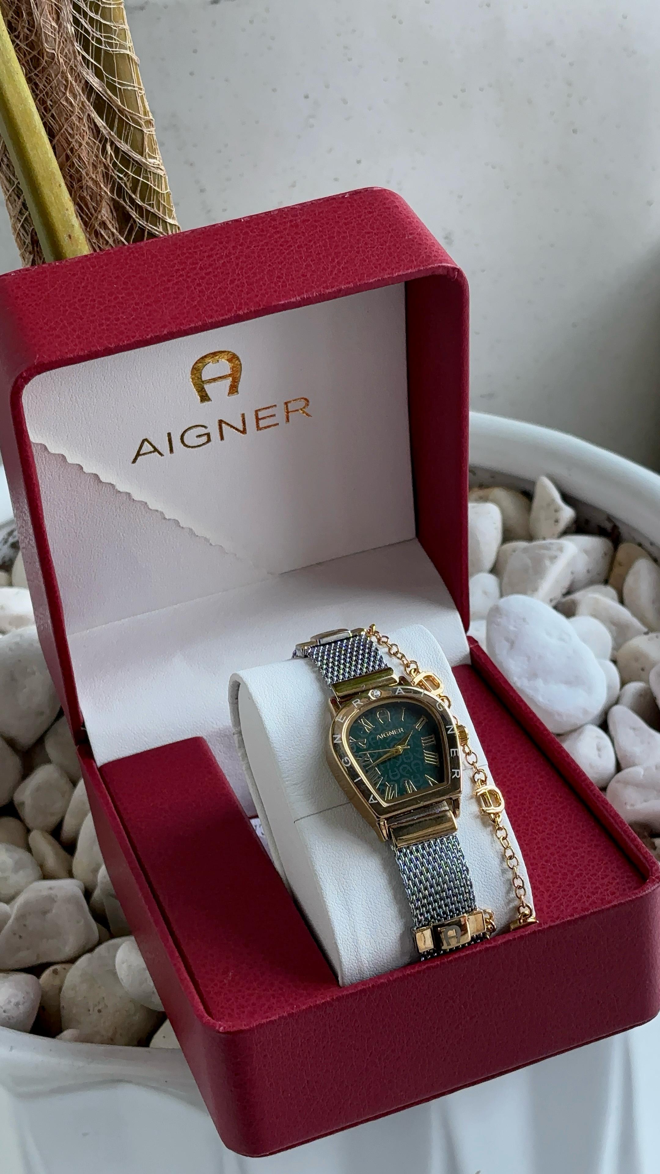 ساعة أجنر مع سويرة نسائية