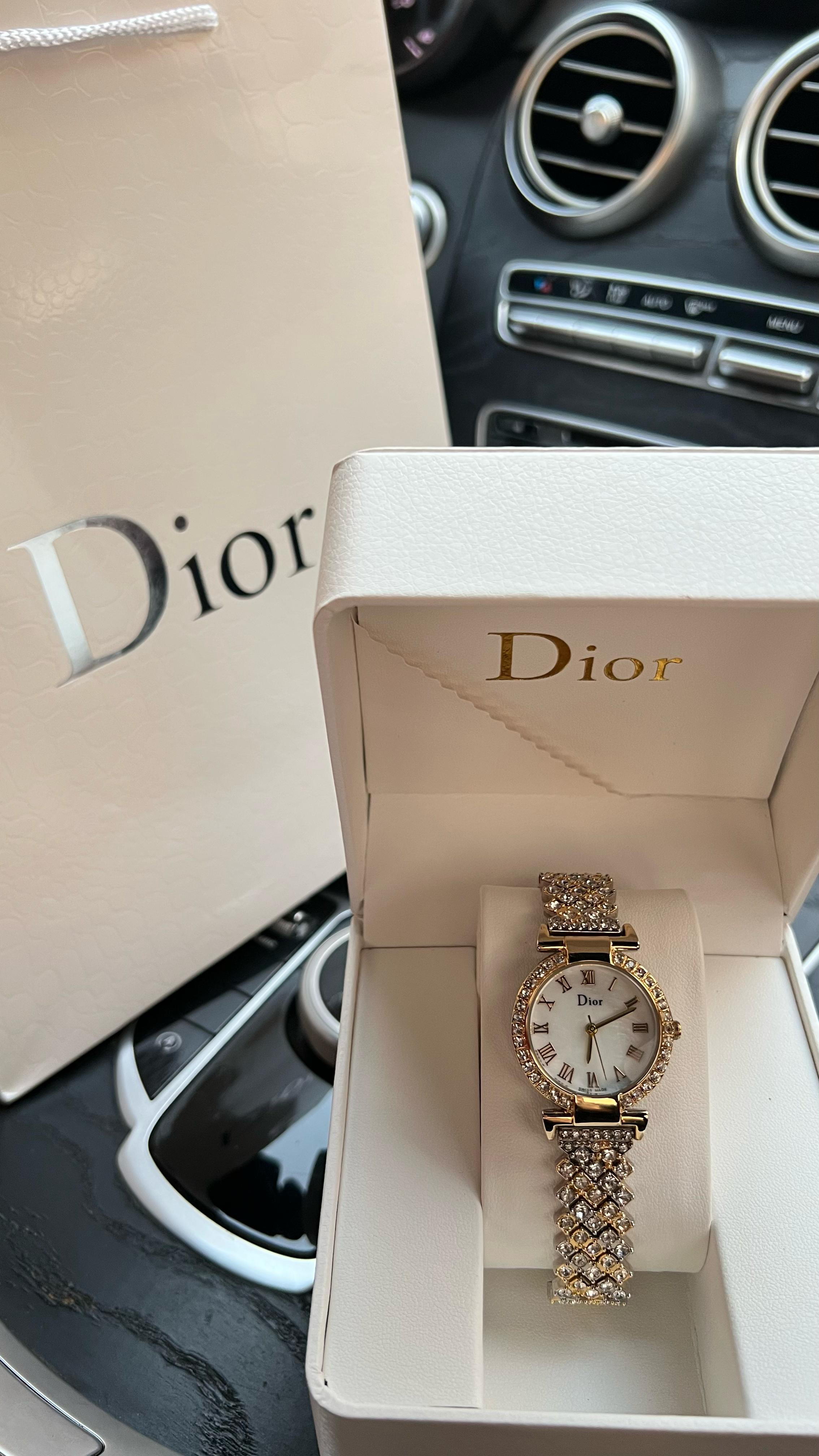 ساعة ديور نسائية