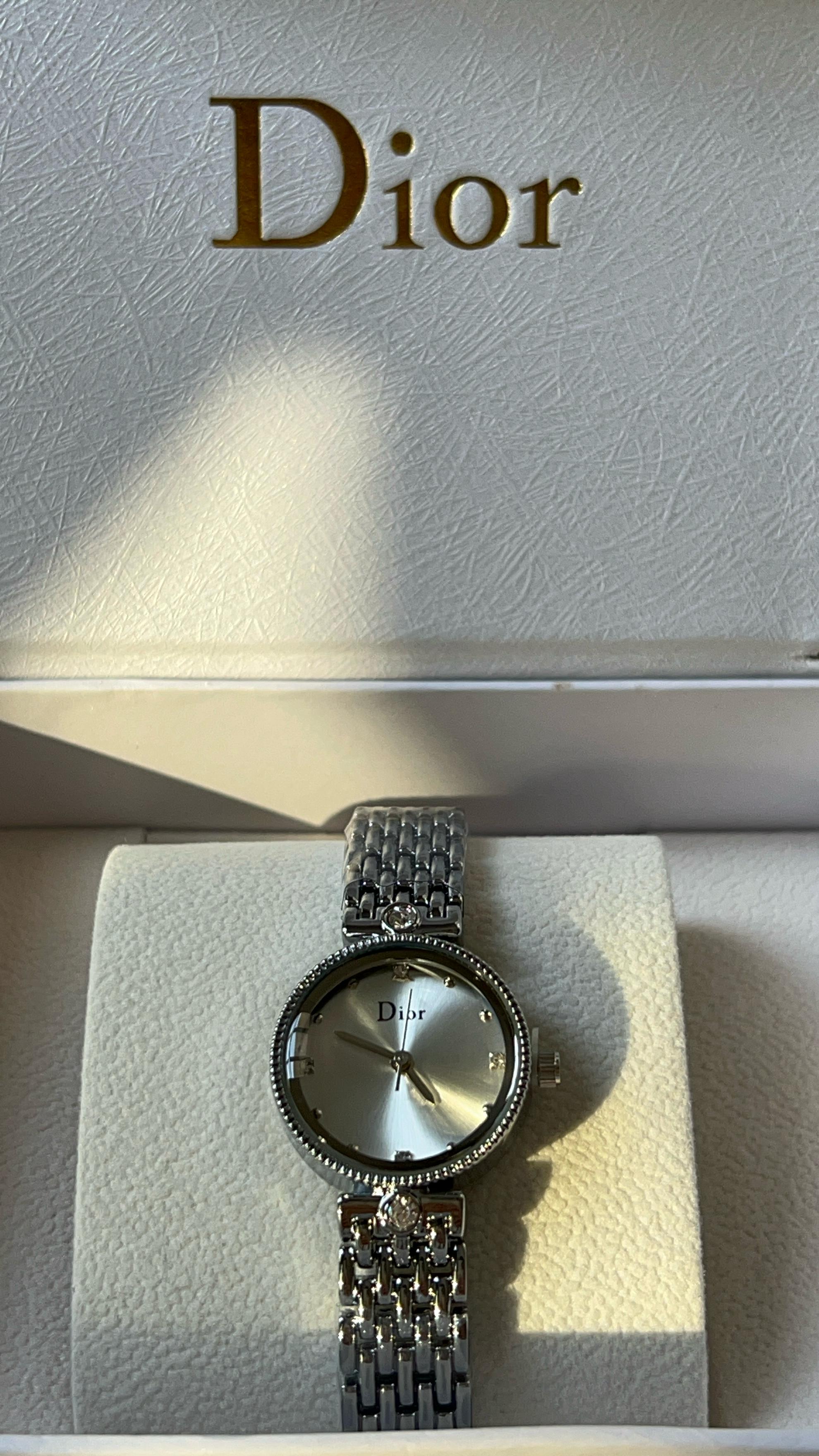  ساعة ديور نسائية