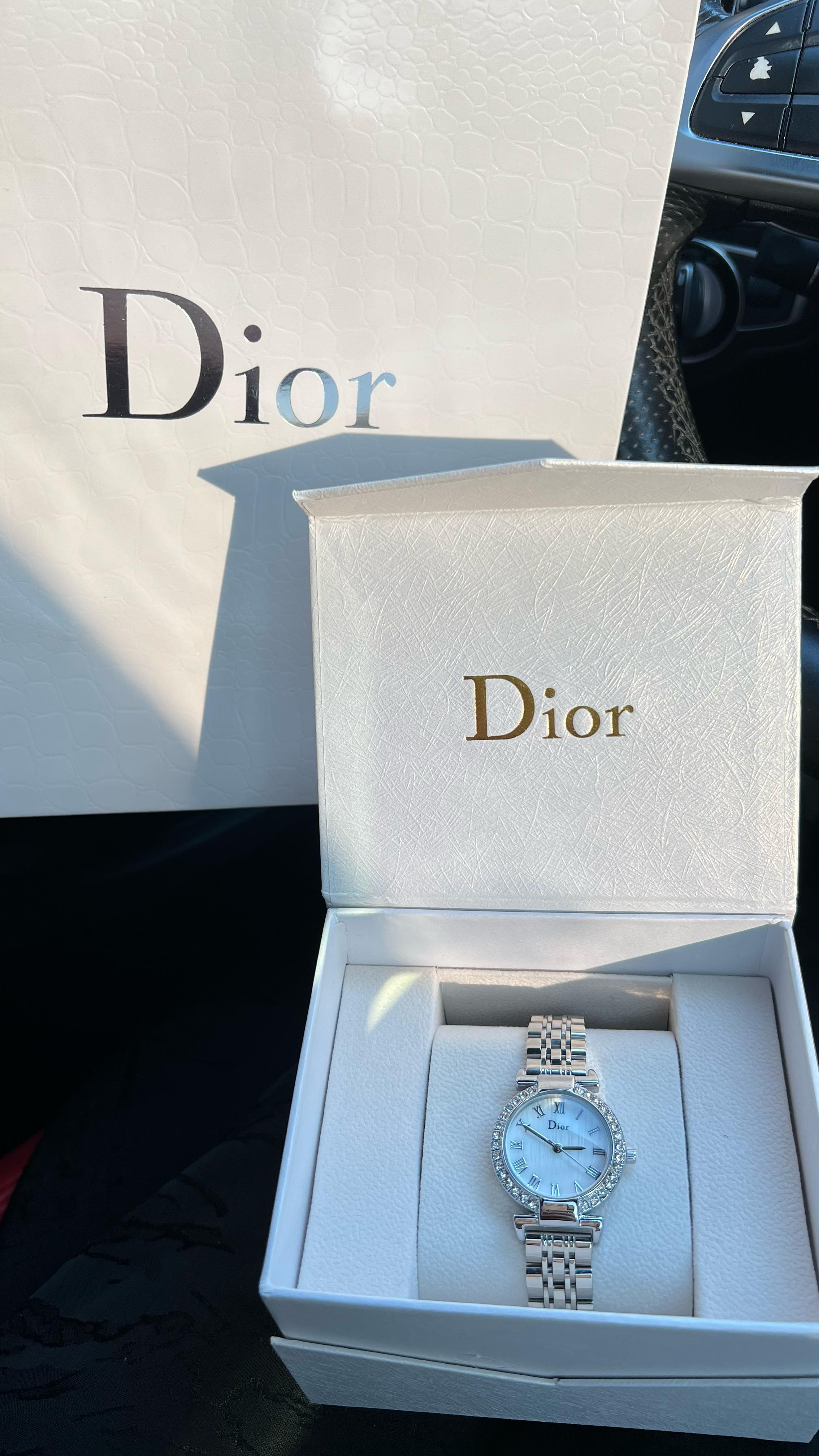  ساعة ديور نسائية