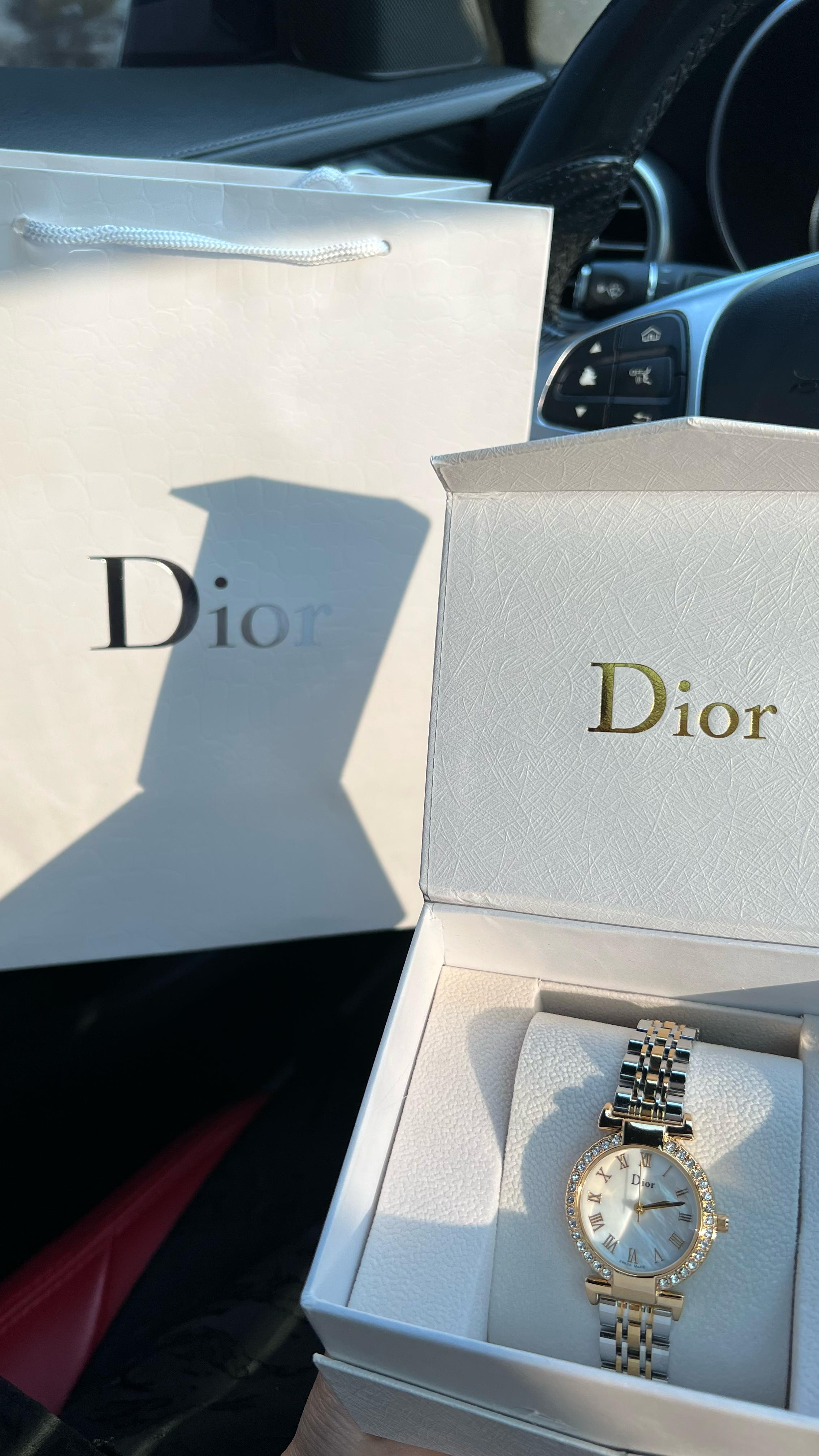  ساعة ديور نسائية