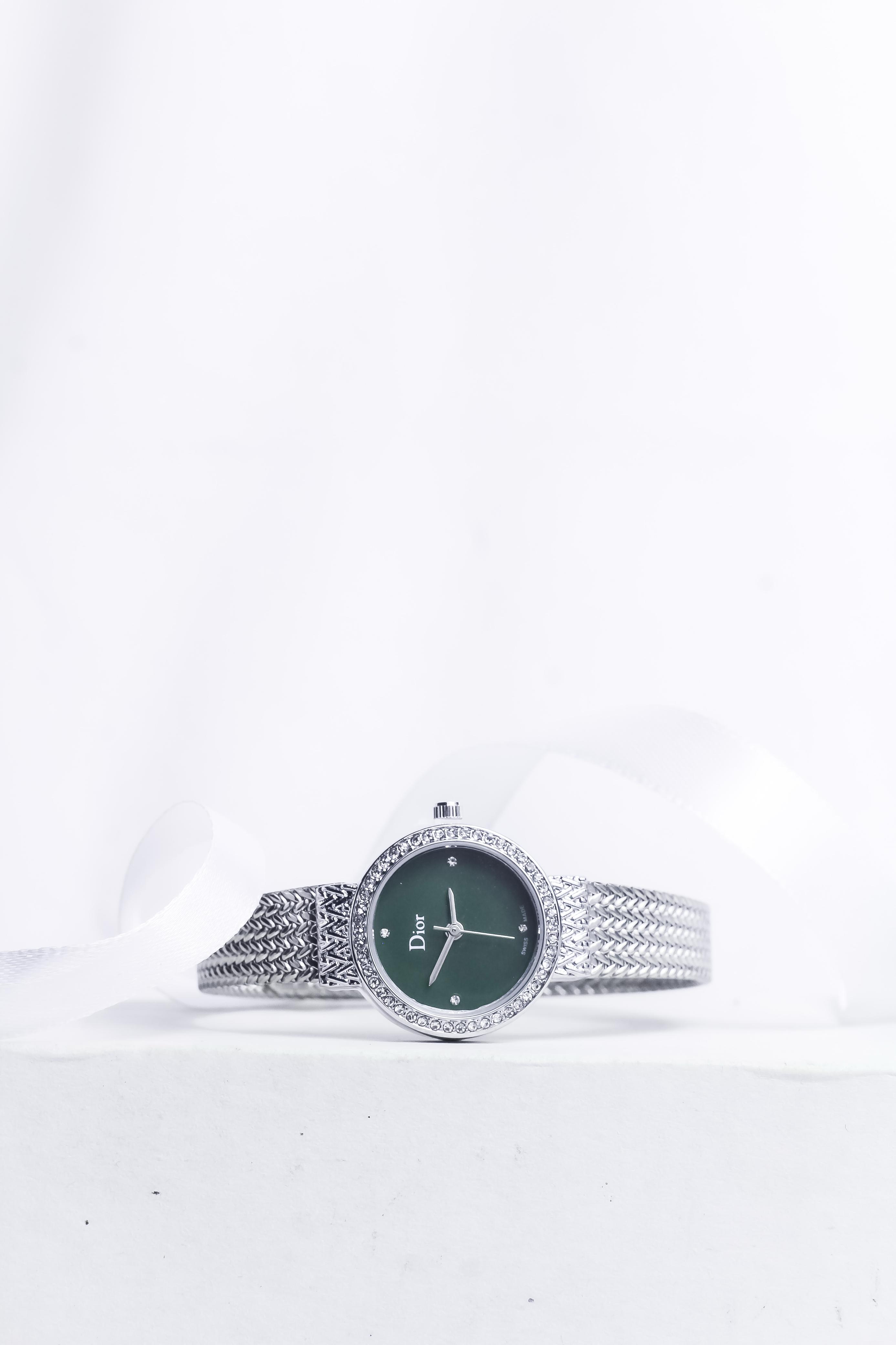 ساعة ديور نسائية