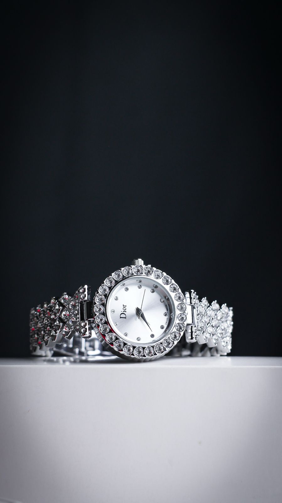 ساعة ديور نسائية