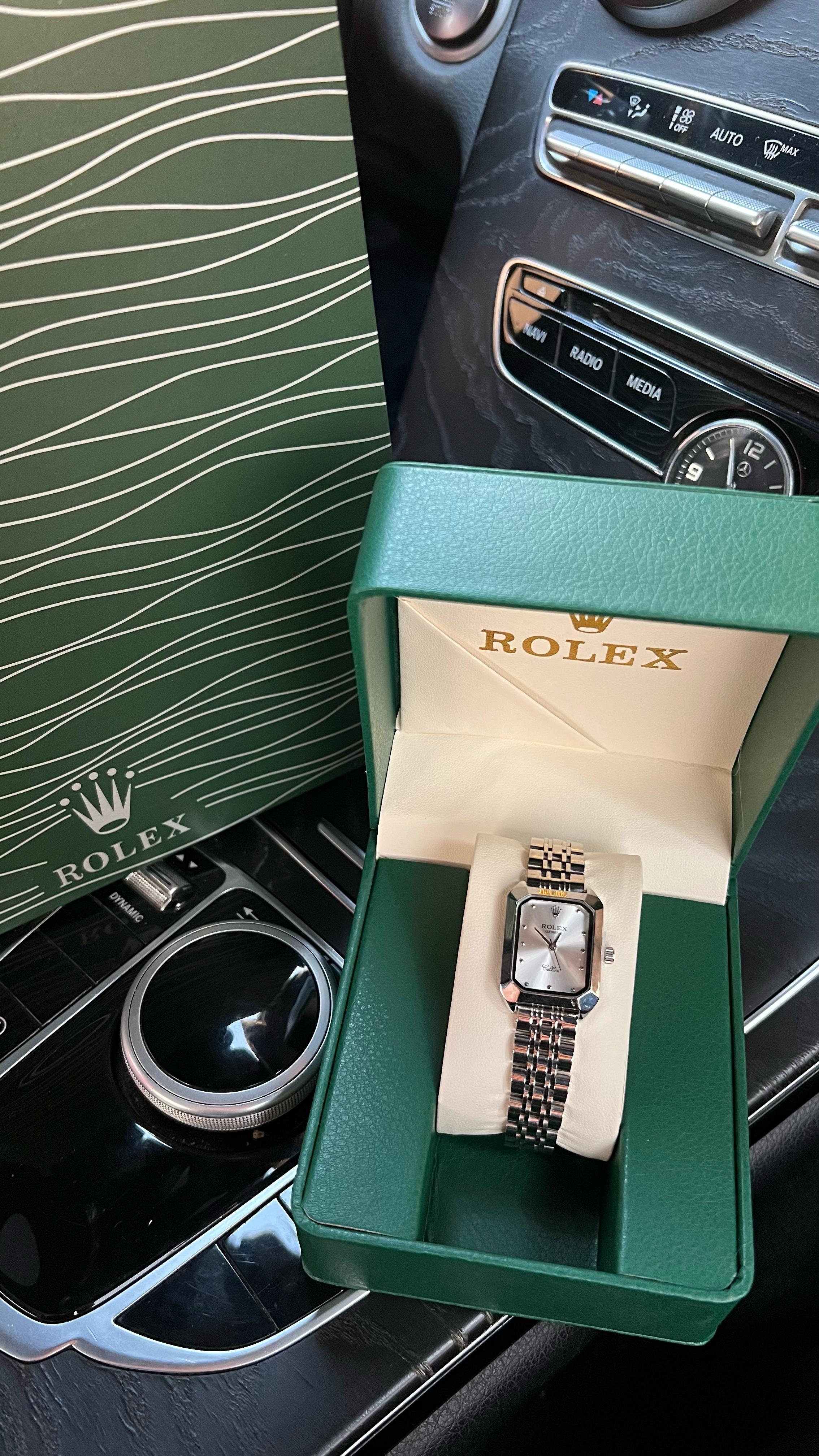 ساعة رولكس نسائية