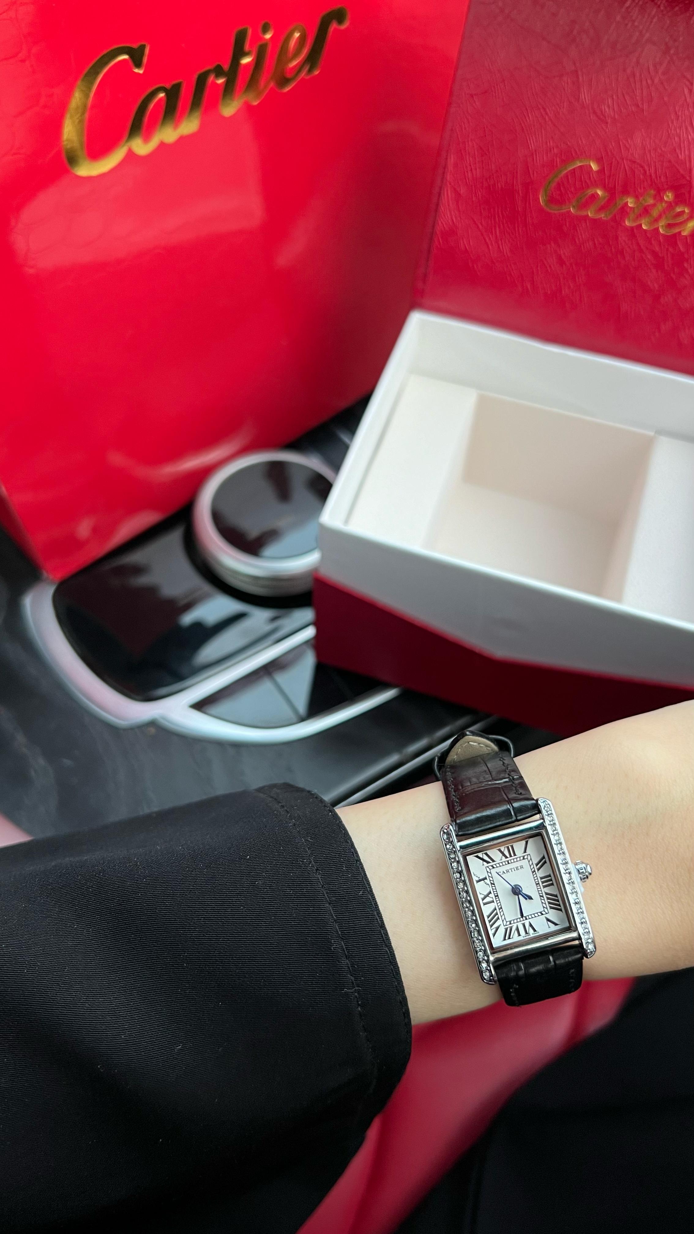  ساعة كارتير نسائية