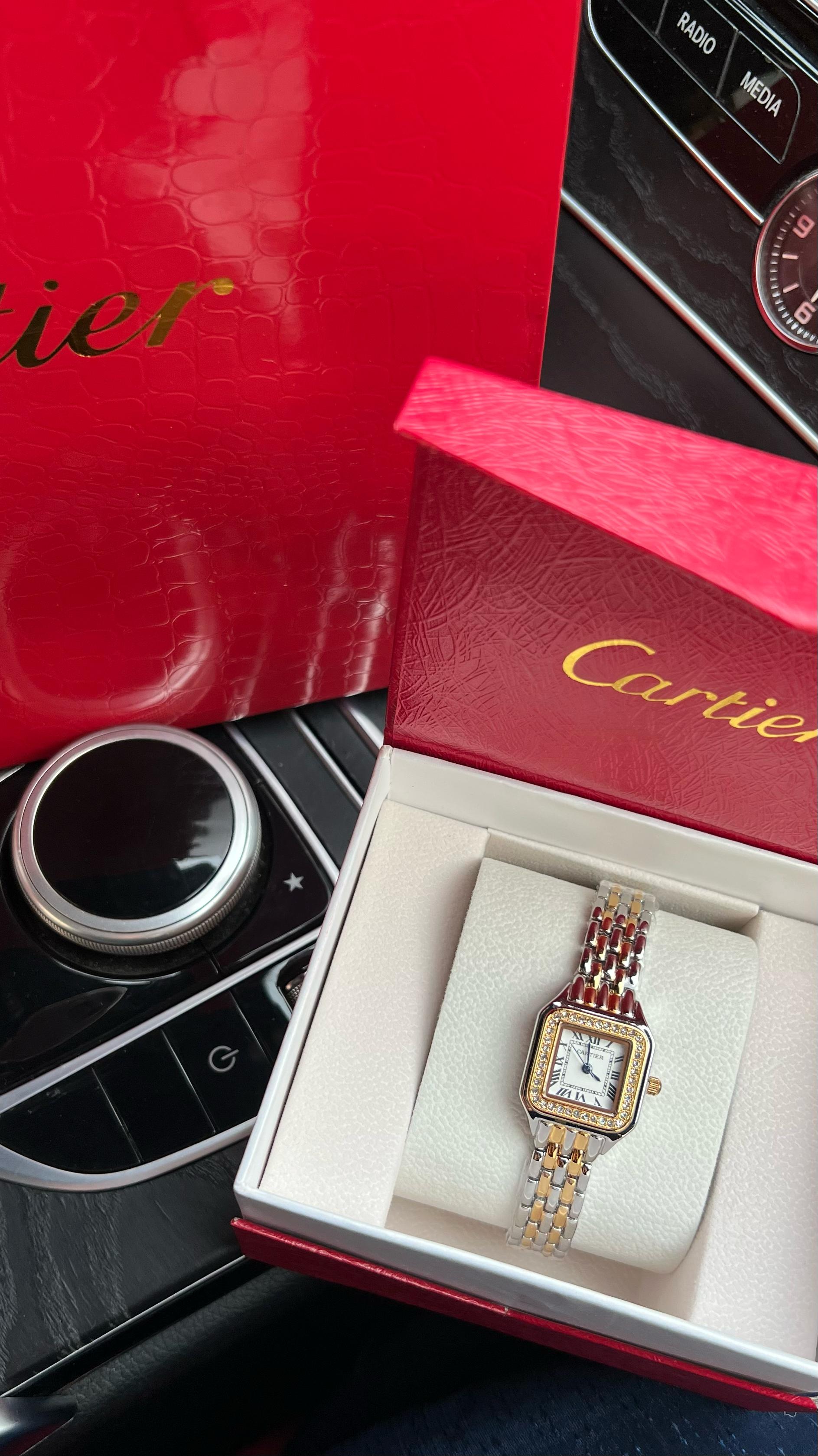 ساعة كارتير نسائية