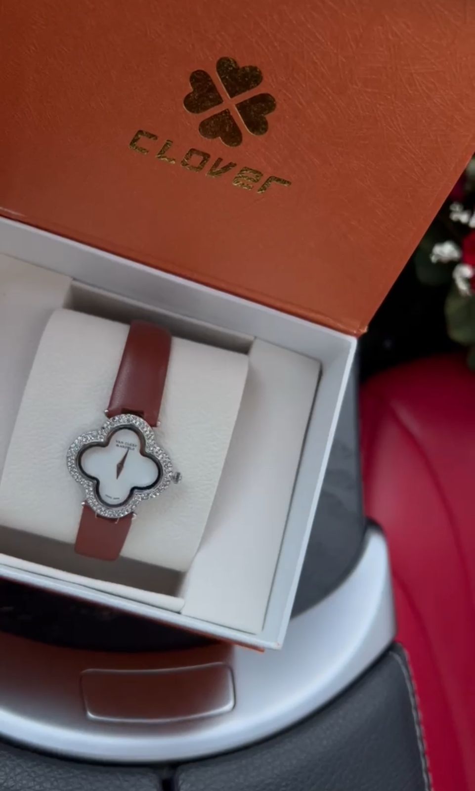  ساعة فان كليف نسائية