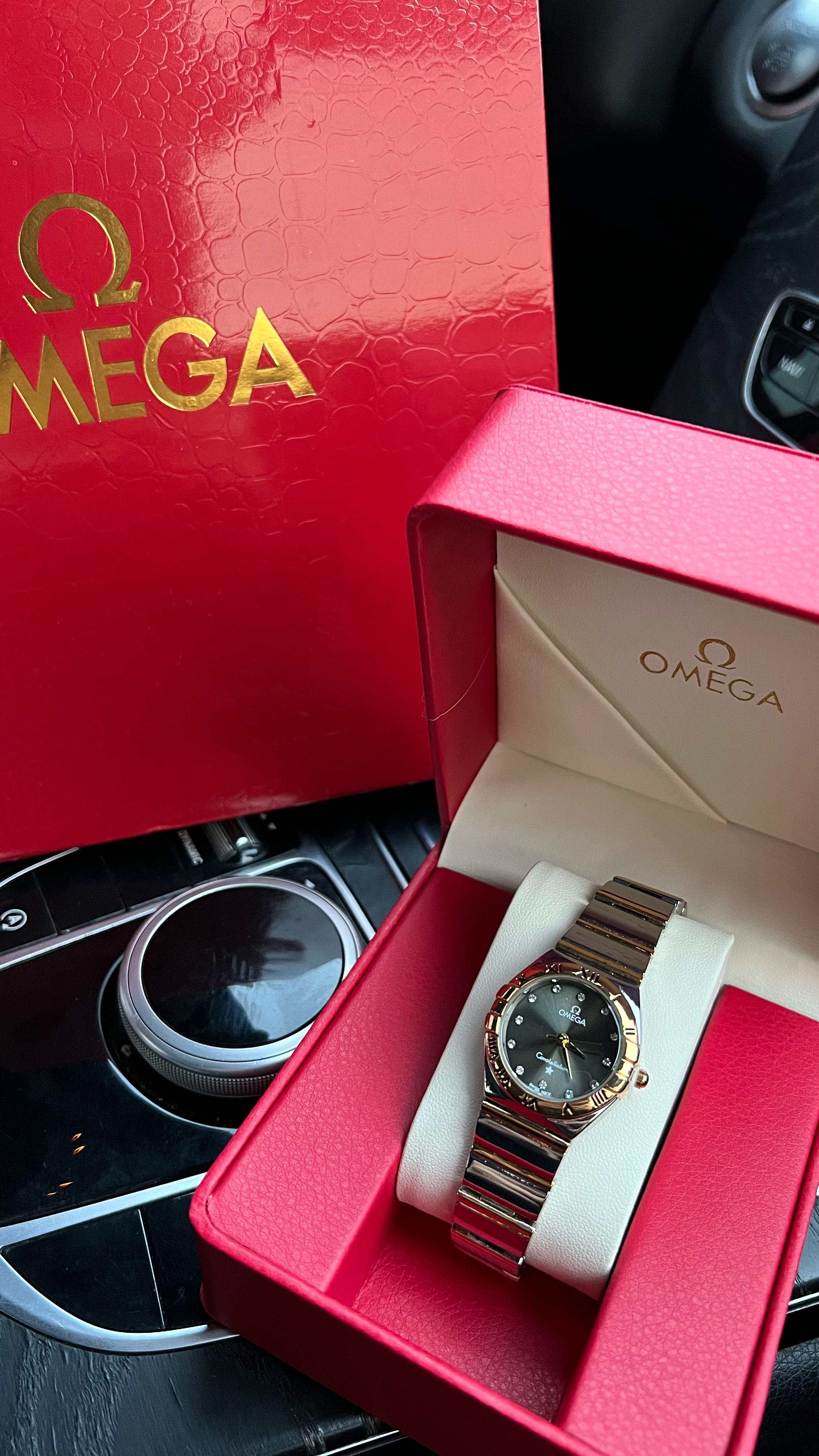 ساعة اوميجا نسائية