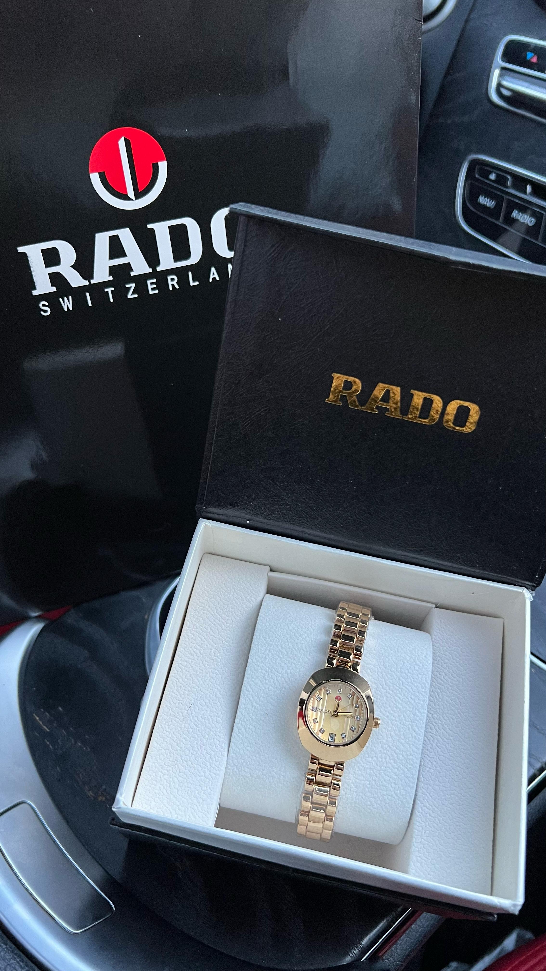 ساعة رادو نسائية