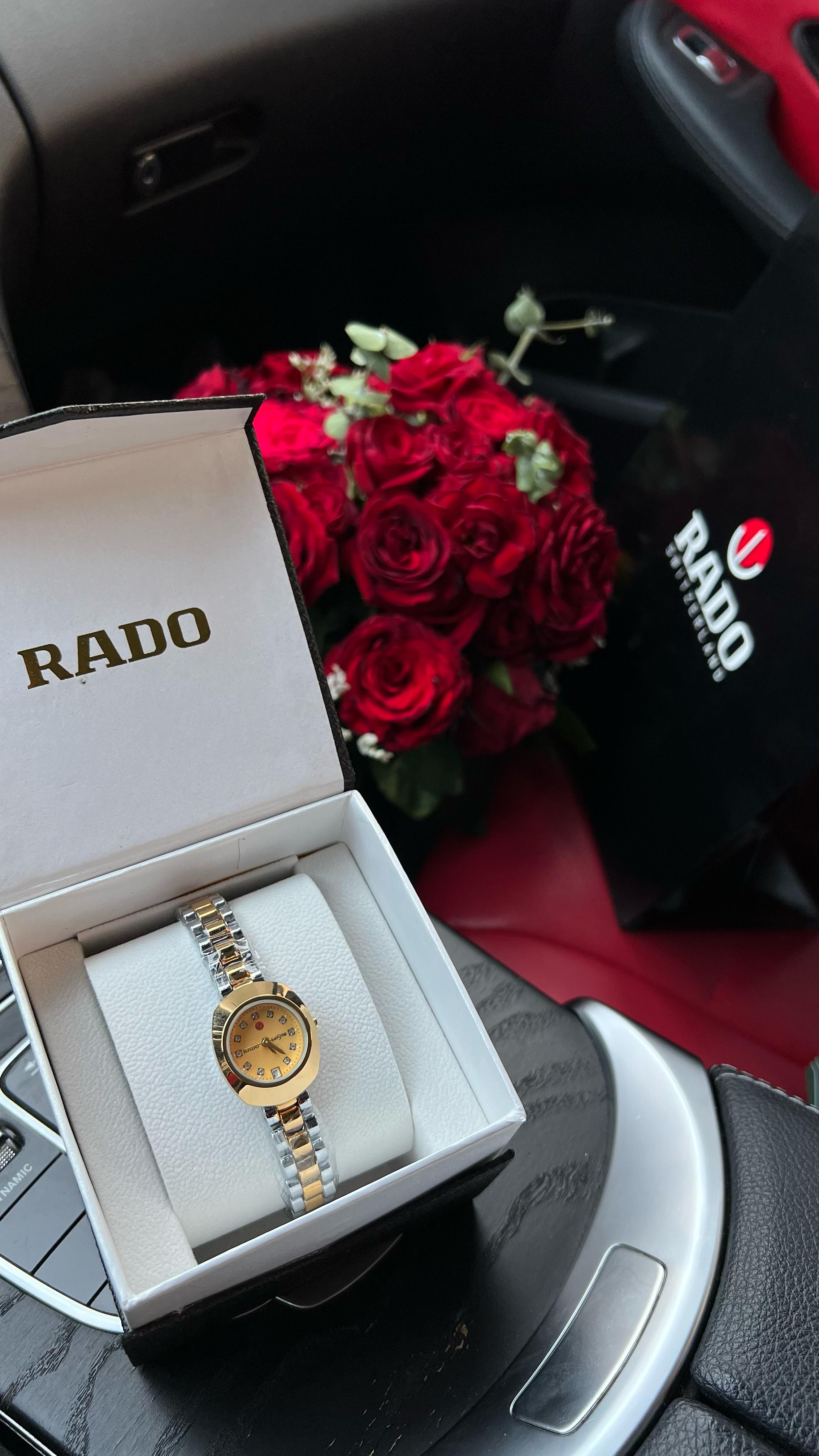 ساعة رادو نسائية