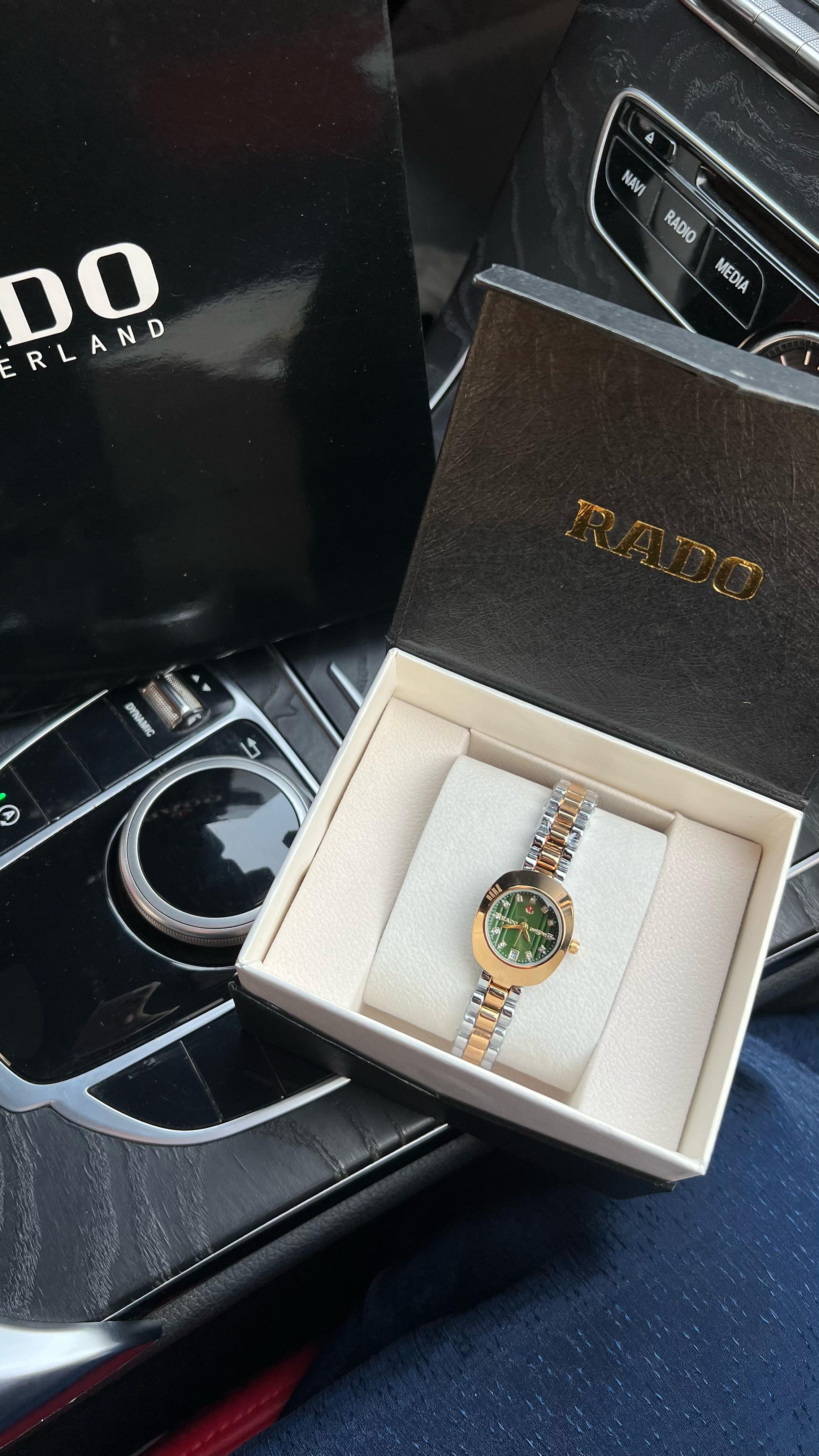 ساعة رادو نسائية