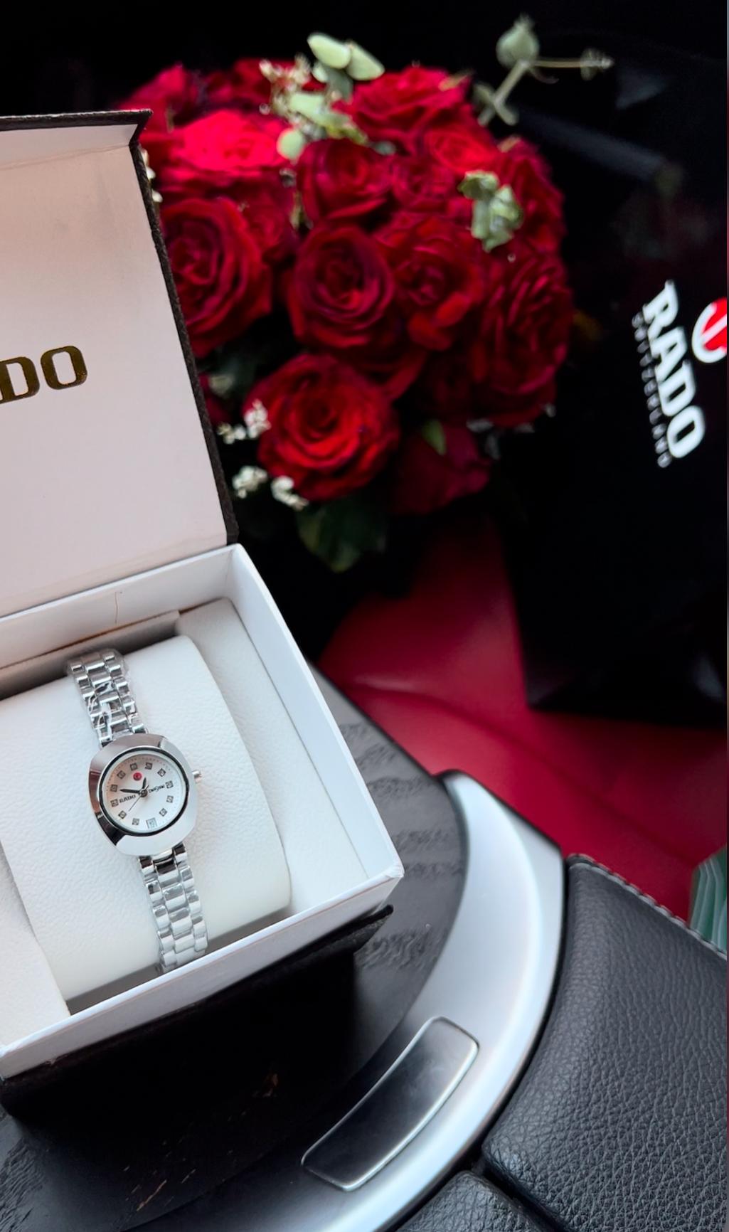 ساعة رادو نسائية