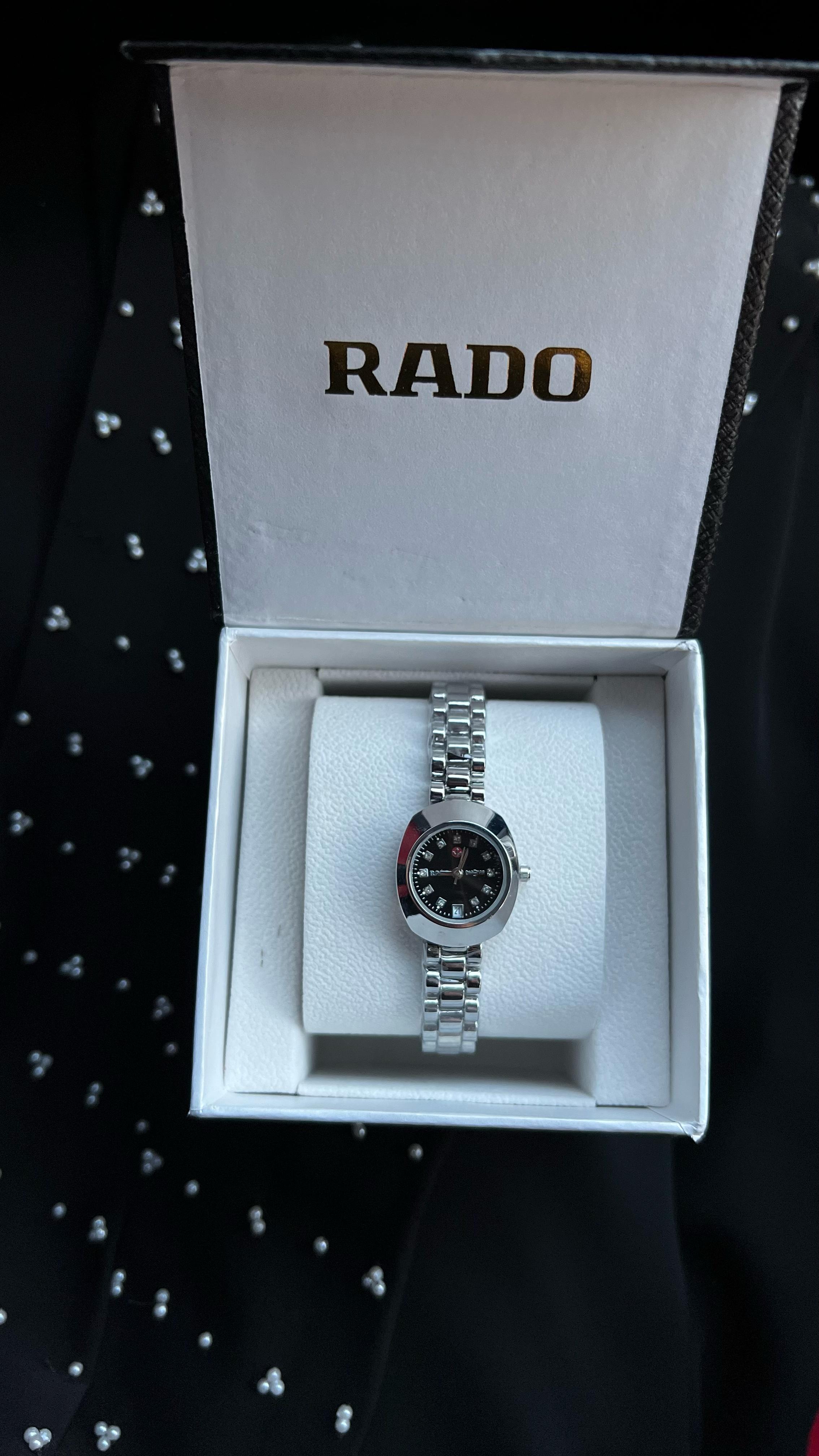 ساعة رادو نسائية