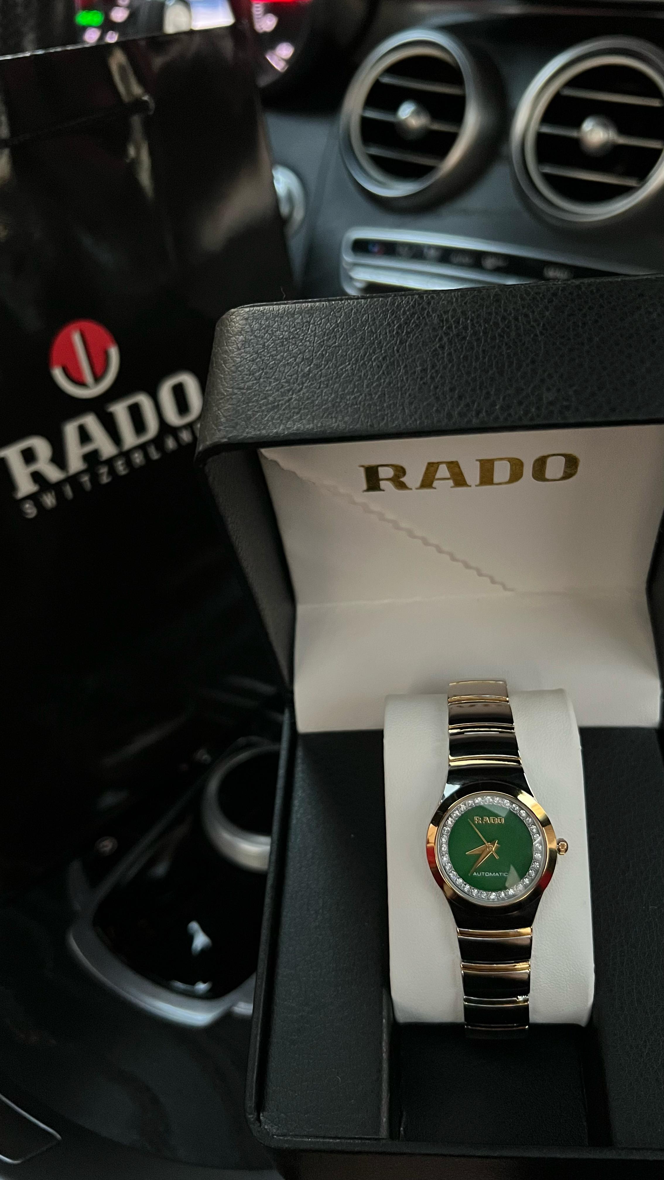 ساعة رادو نسائية