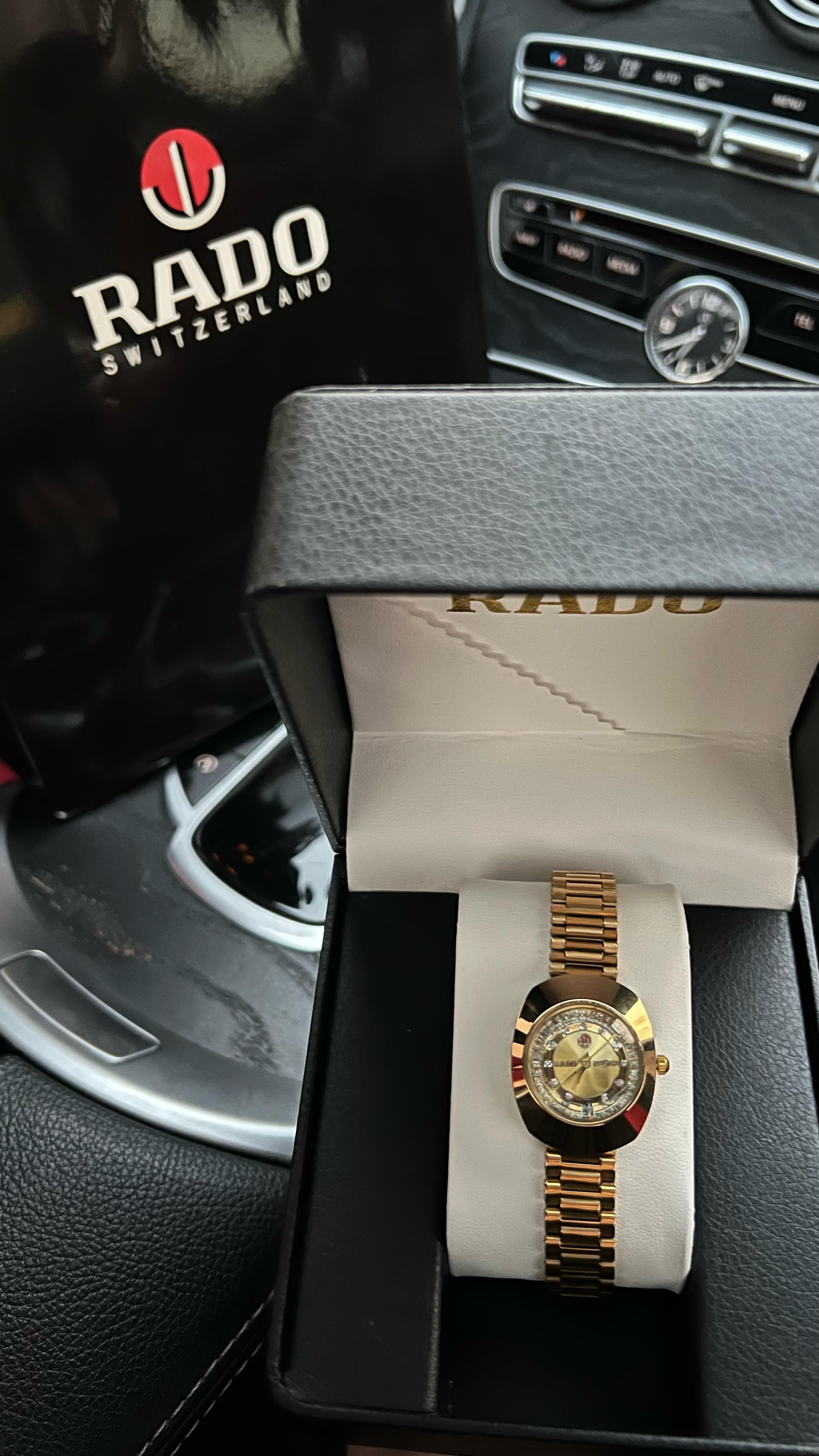 ساعة رادو نسائية