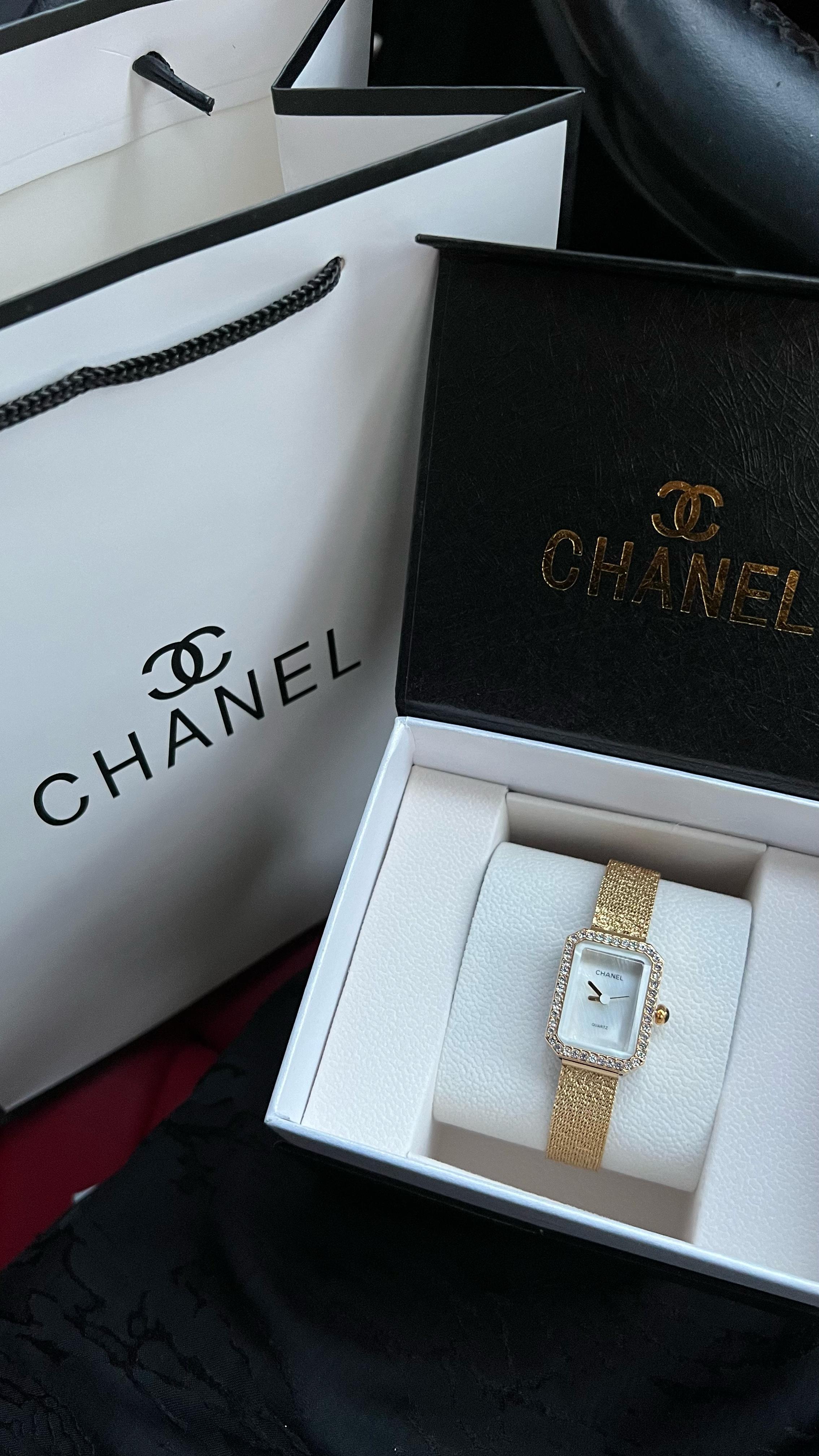 ساعة شانيل نسائية