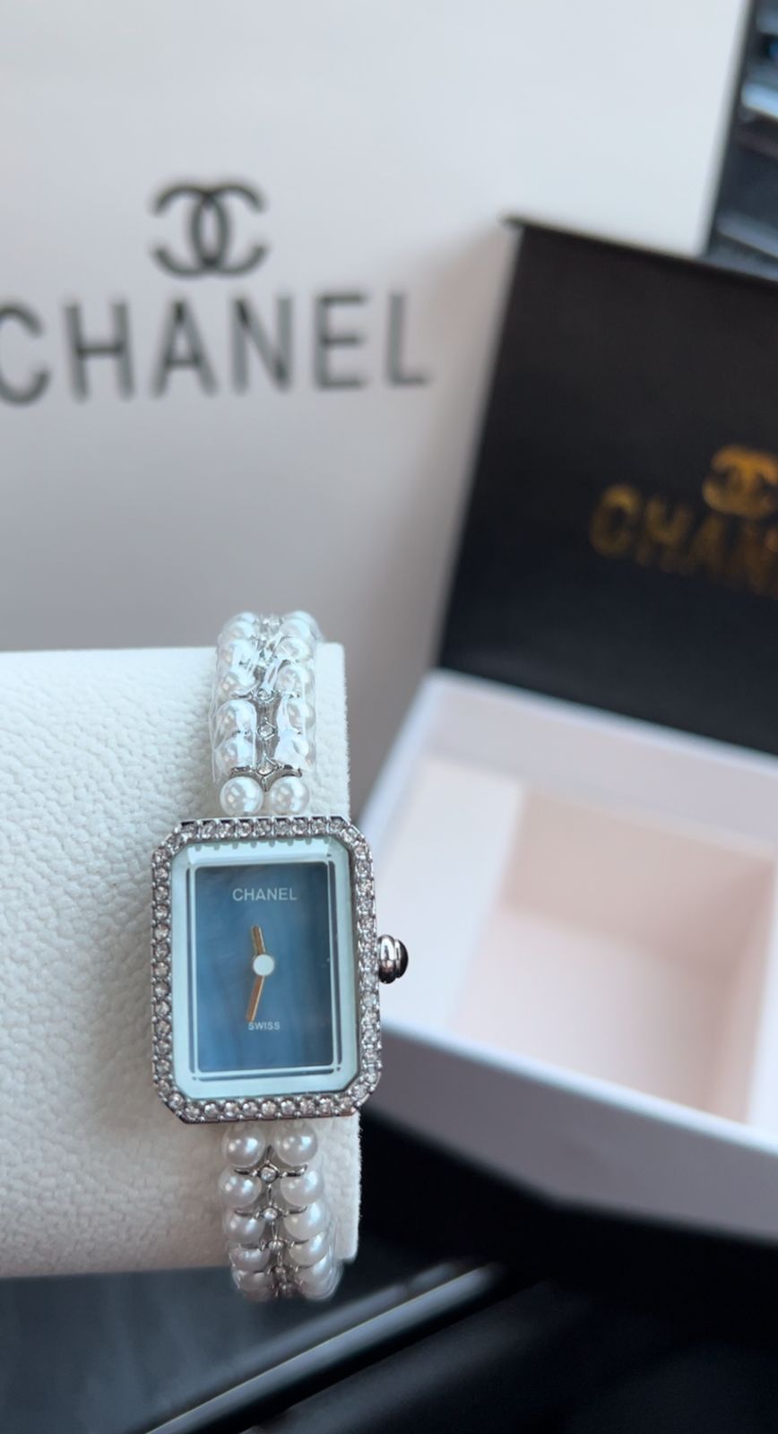 ساعة شانيل نسائية