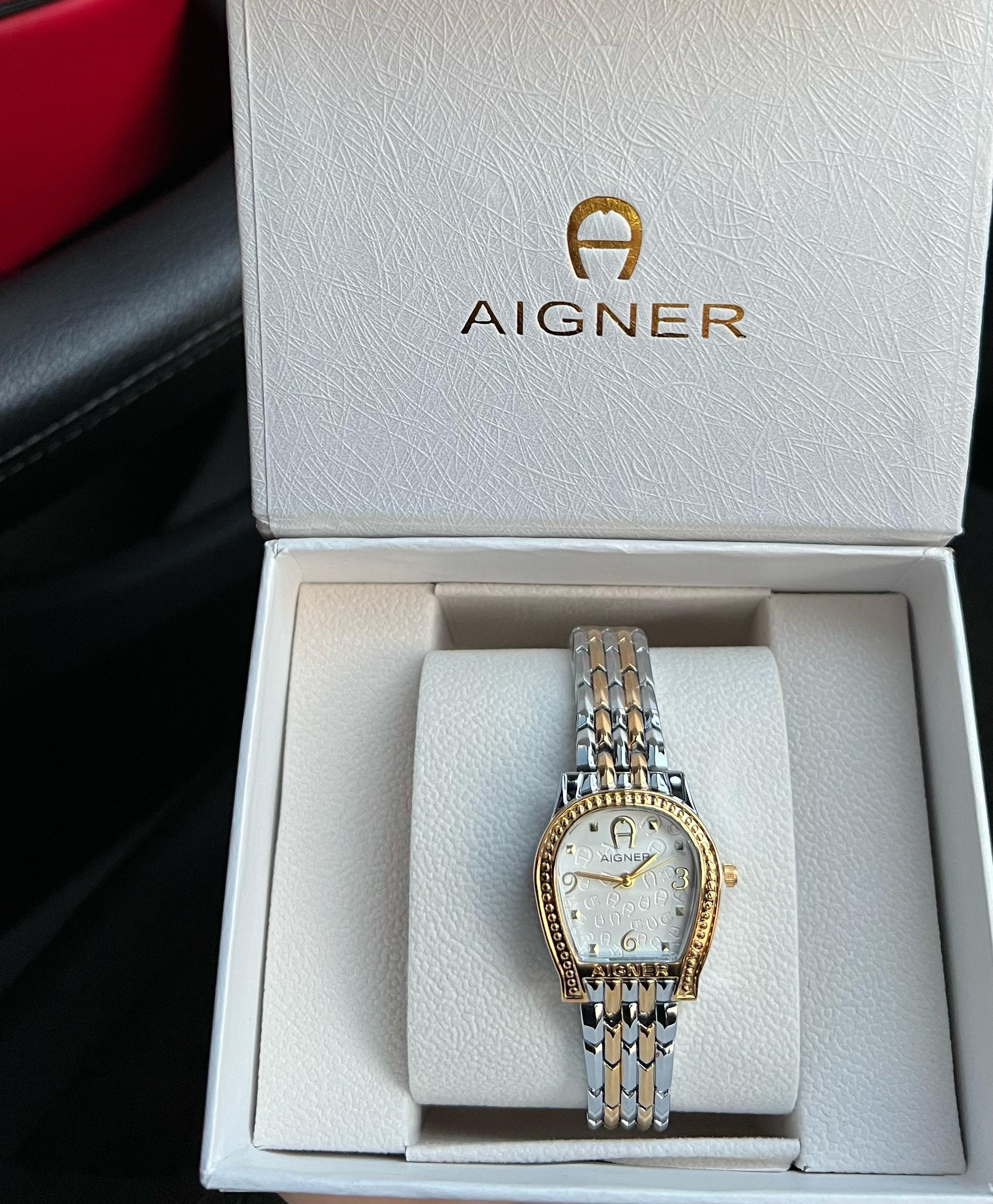 ساعة أجنر نسائية