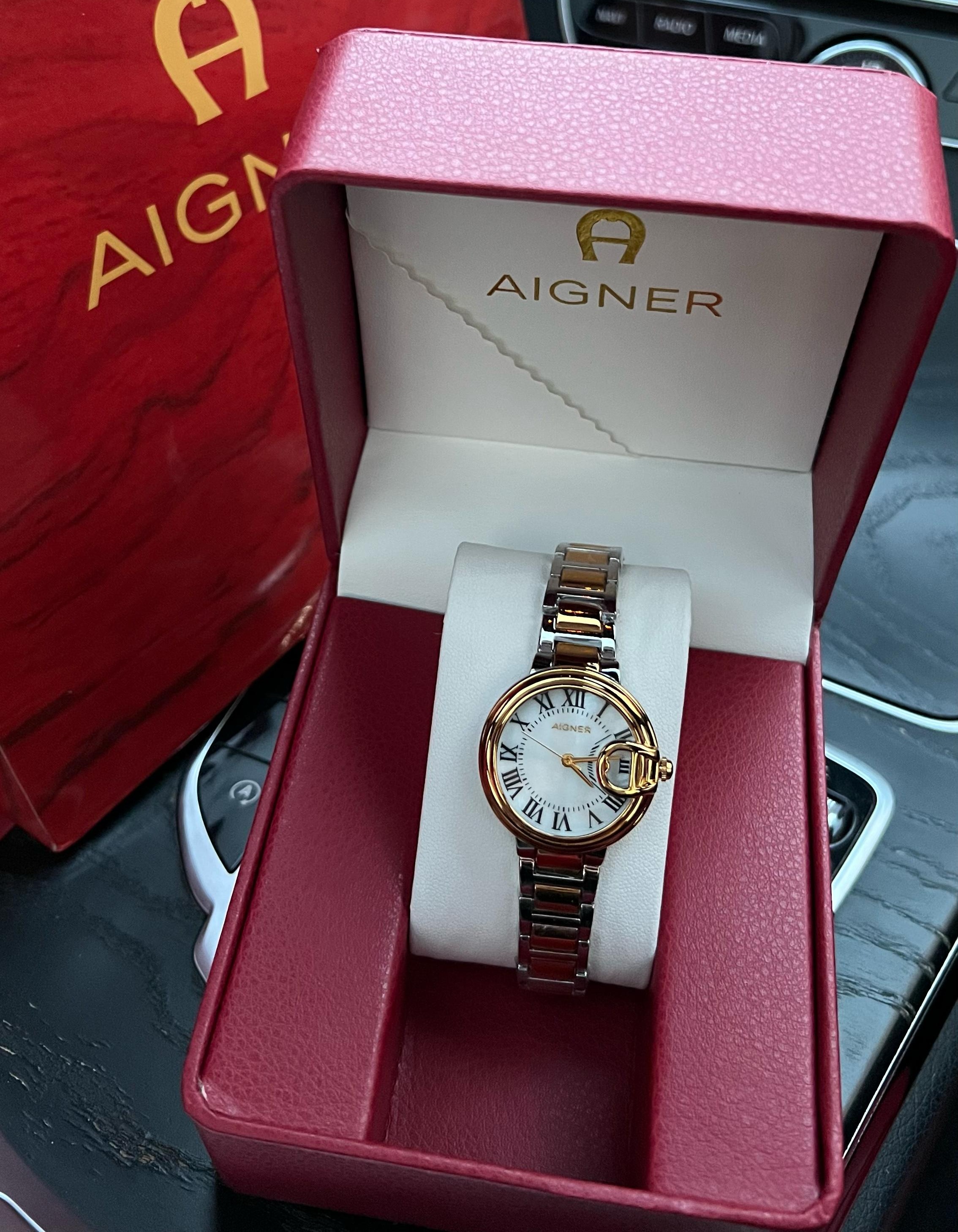 ساعة أجنر نسائية