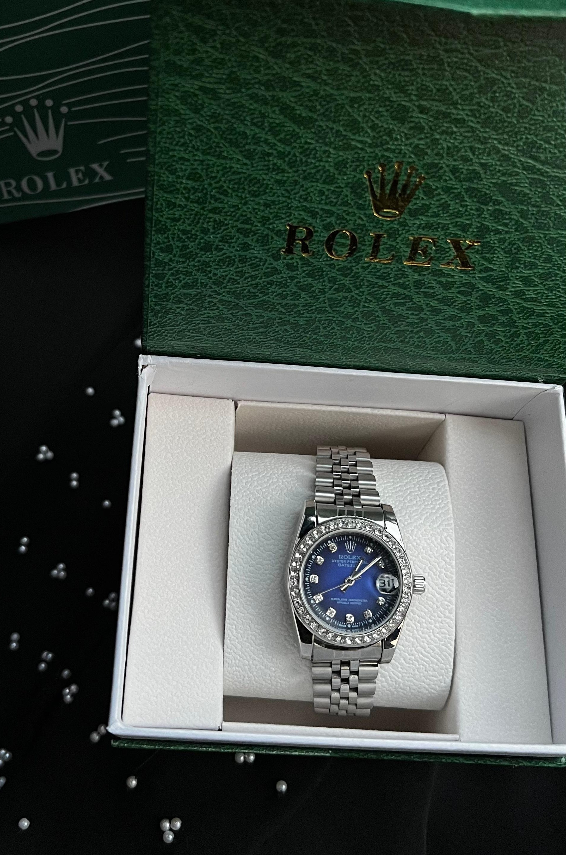 ساعة رولكس نسائية